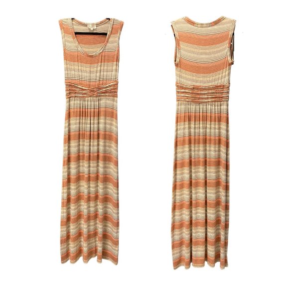 This dress is so super cute - snatch it while you can. Adding a selfie of me. :) - Picture 2 of 4